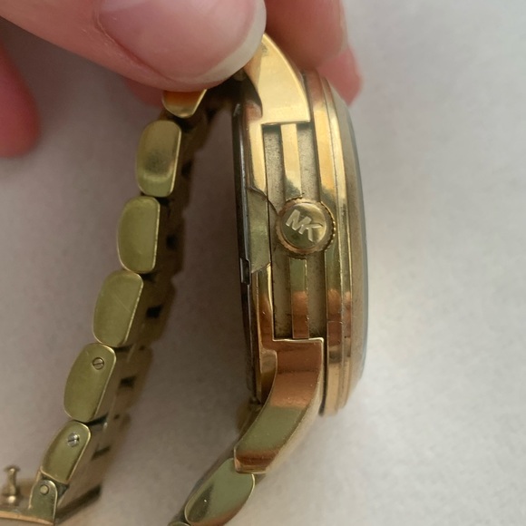 Michael Kors Gold Watch - Picture 7 of 8